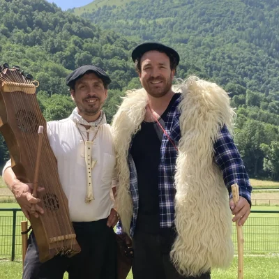Animateurs en mode bergers des Pyrénnées
